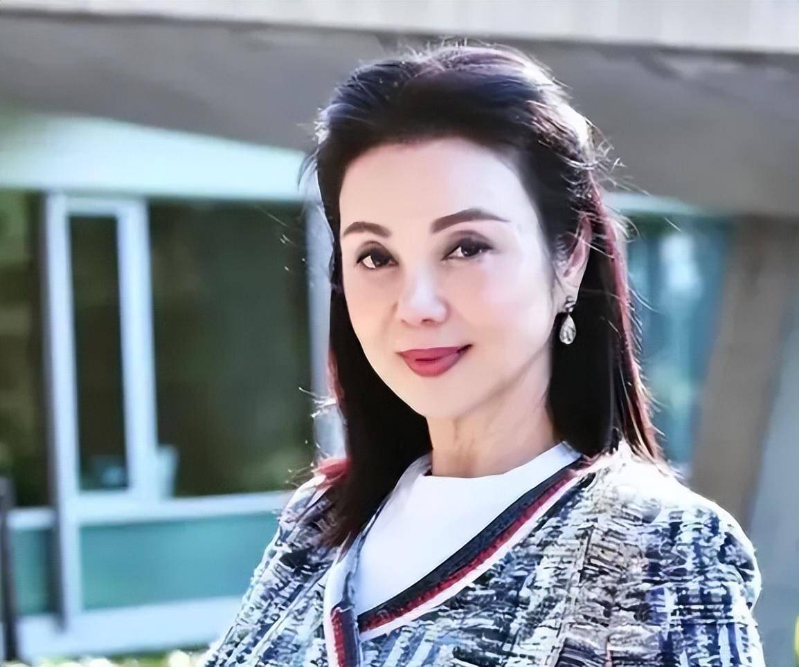 原创琼瑶女神谢玲玲嫁豪门生5子丈夫爱上王祖贤获婆婆4亿离婚费