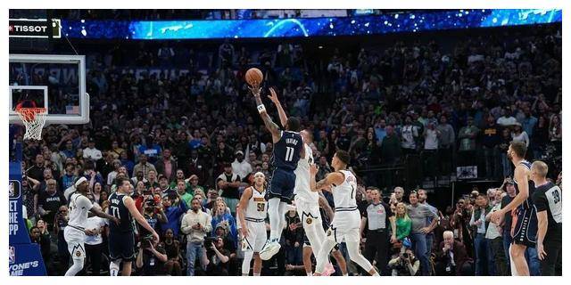 原创质疑欧文为何频出怪诞行径恐龙球场惊现拄拐棍入场之秘