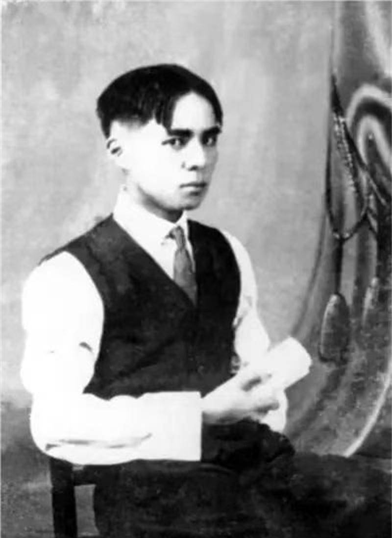 原创一首送别传唱至今李叔同为何剃度成弘一学生三句话说明白