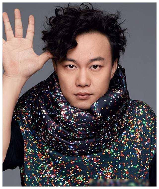 原创吴镇宇深夜模仿陈奕迅惊呆网友还学梁朝伟社火爆网络