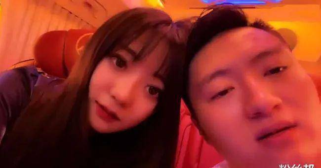 原创小洲与女友温暖已订婚公布婚期时间明年天气暖和就结婚