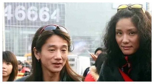 国摇音乐人的名妻探秘风采窥见爱恋传奇背后