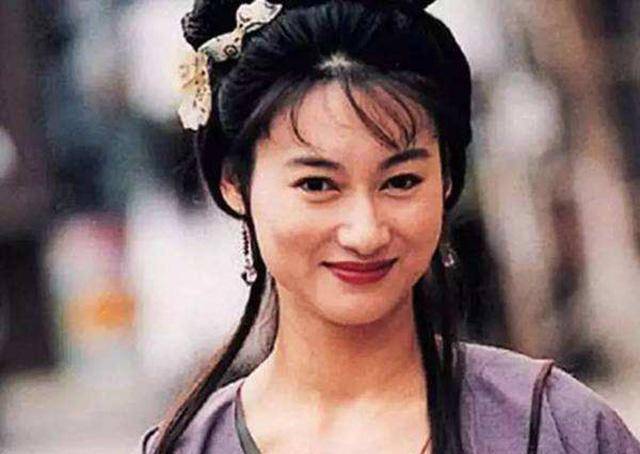 14岁靠打出道,沉寂后开挂般复出,等初恋40年,展现"猫性"一面_惠英红