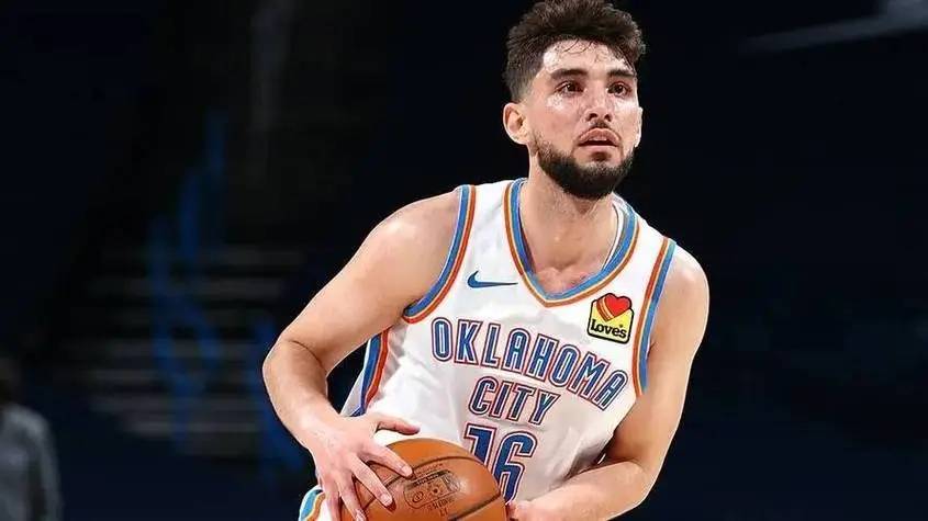 由于脚踝伤势,杰罗姆从去年10月28日一直缺战至今,本赛季仅出战2场,场