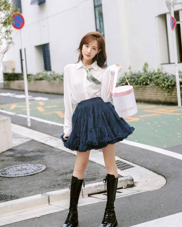 原创李一桐虽然人不红但却长了一副衣架子身材啥衣服都能撑起来