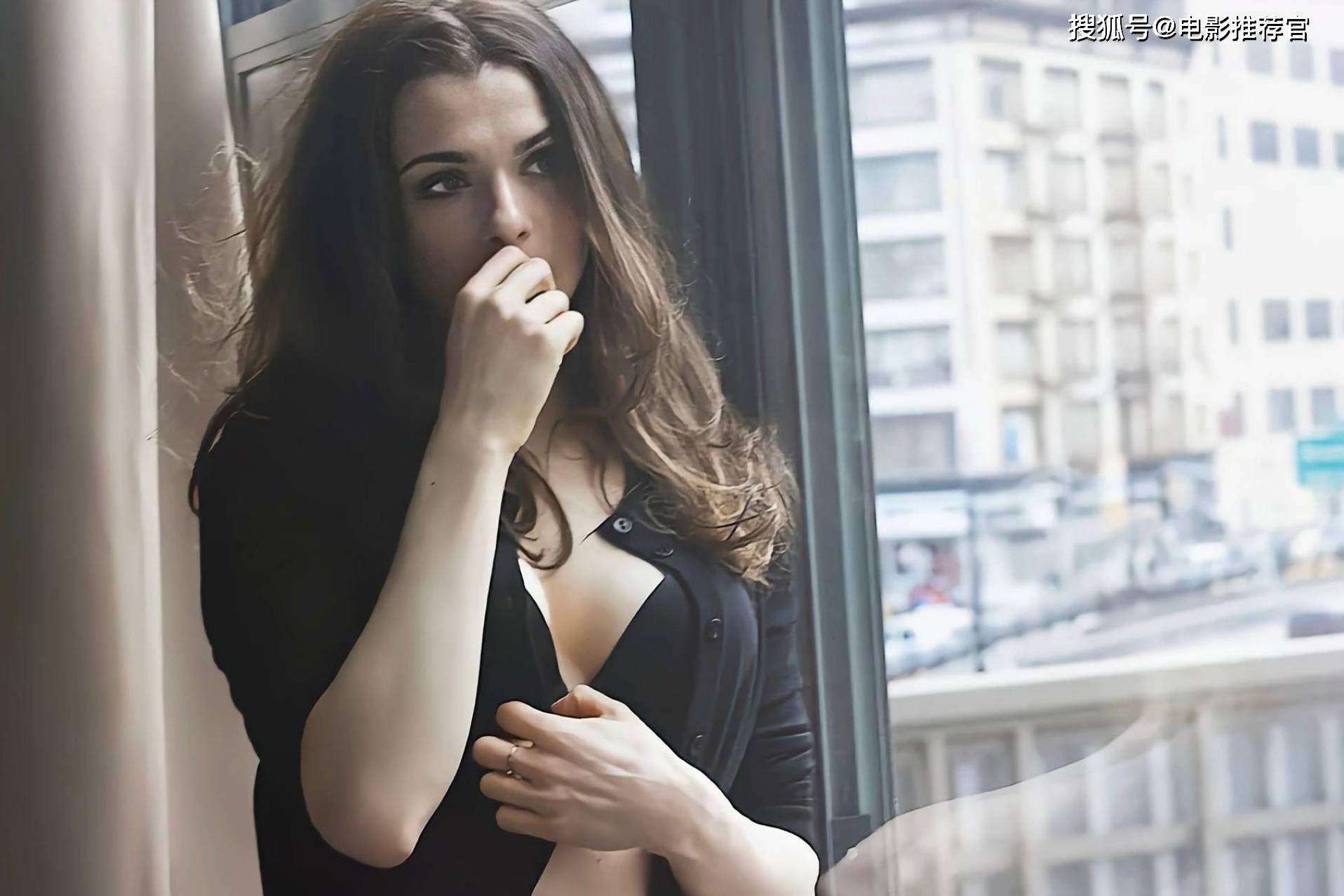 “知识分子心中的性感女神”蕾切尔·薇姿,为艺术献身的六部电影_表演_情感_银幕