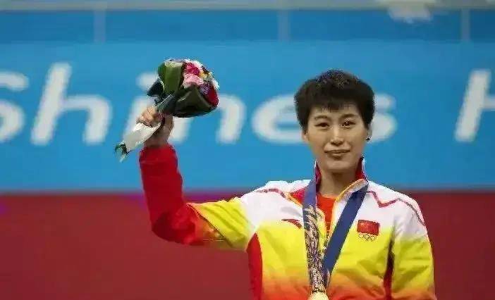 王聪跨越散打自由搏击和拳击的格斗女王