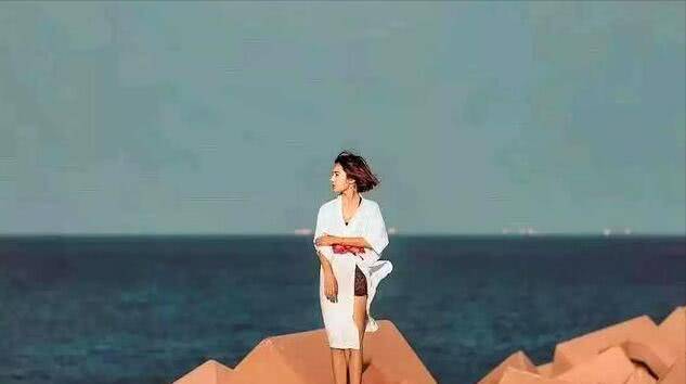 原创2020年白富美翼装飞行命丧天门山极限运动到底该不该背锅