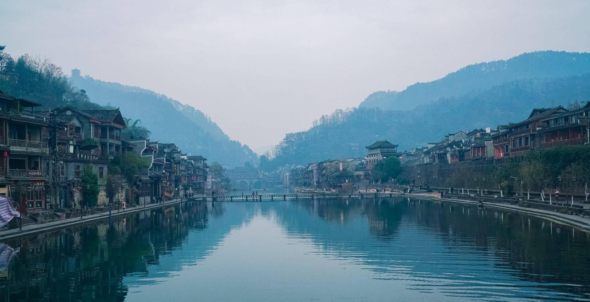 原创湘西之旅在凤凰古城中闲逛漫步寻找我心中失落的那个边城