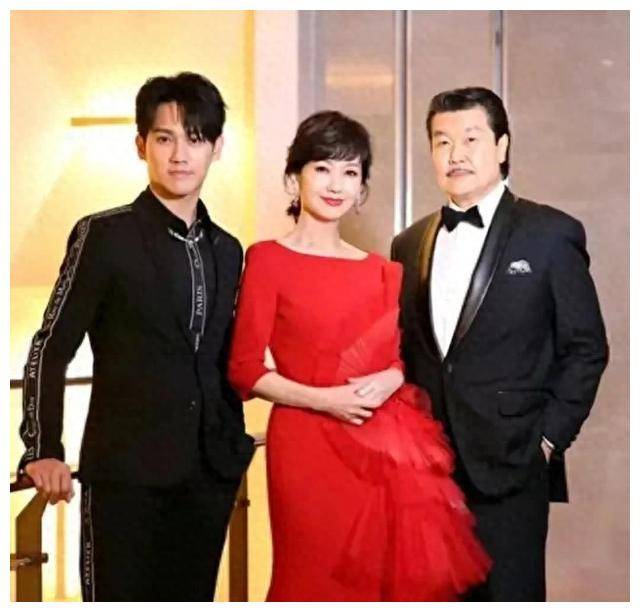 赵雅芝一个骄傲的母亲她的三位儿子皆是骄子