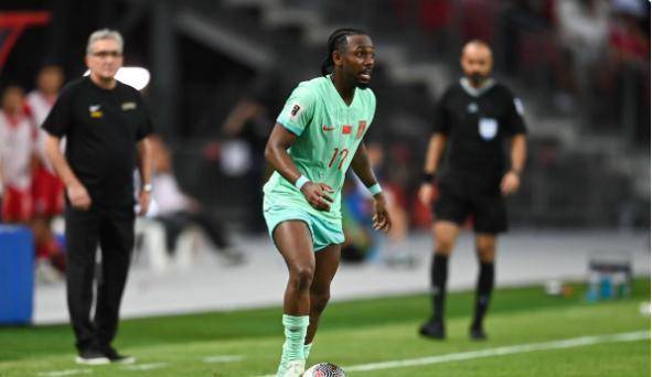 国足新星费南多闪耀世预赛山东球迷却捏把汗