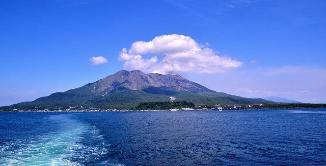 登上日本最活跃的活火山观赏壮阔自然景致感受地球的呼吸