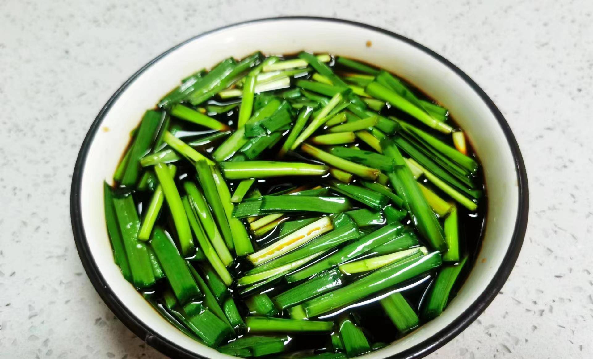 韭菜和它是搭档,妙用无穷,坚持每天吃一点,解决了很多人的困扰