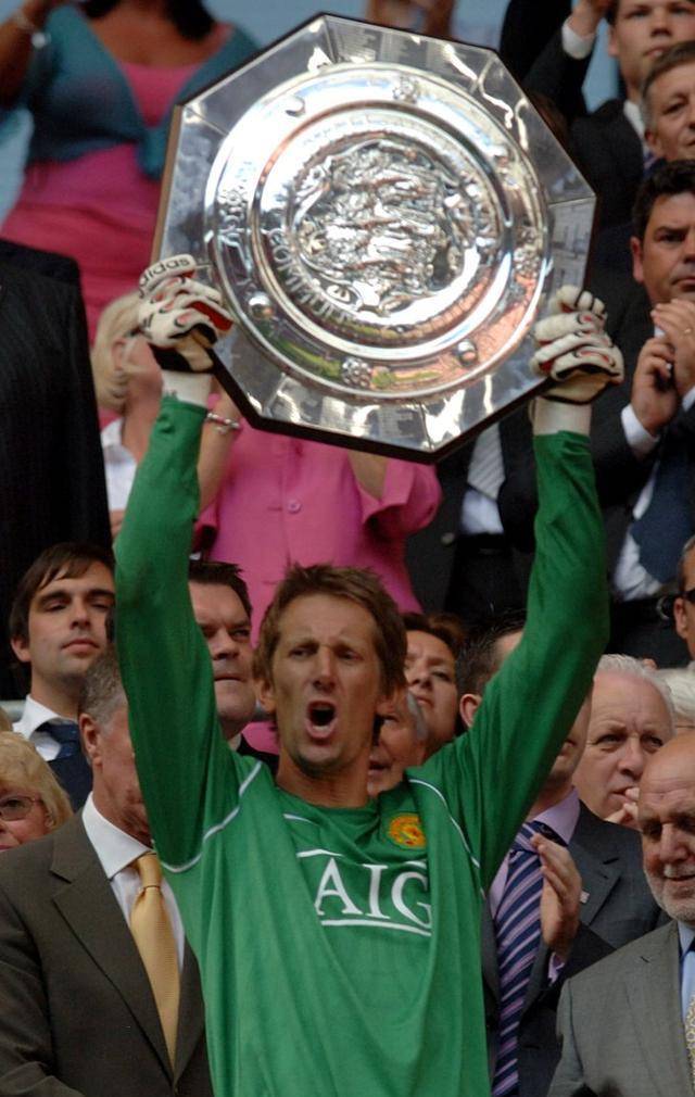 英超历史最佳门将三位传奇守护者分庭抗礼