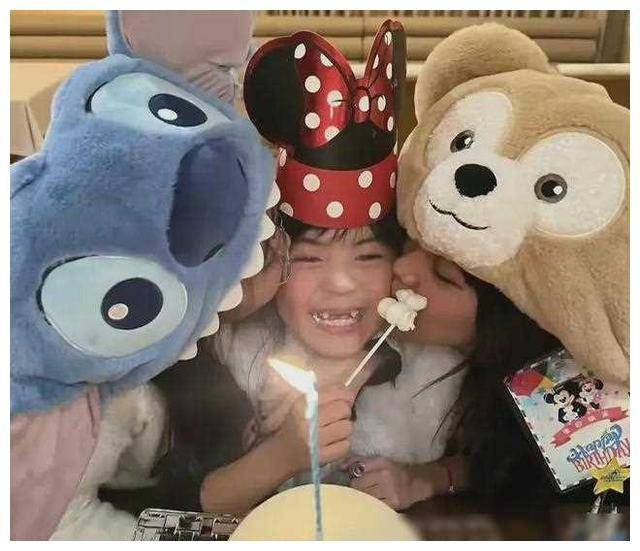 原创波妞梧桐妹同庆生日姐妹花温馨相随修杰楷贾静雯齐送祝福