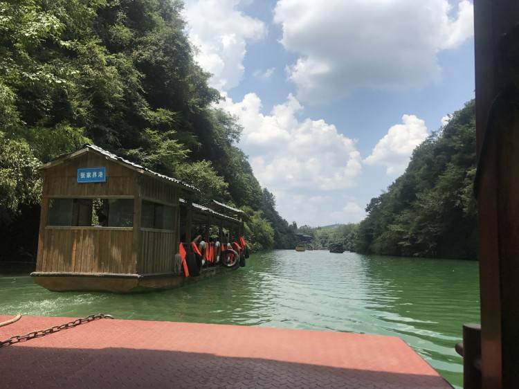 去張家界天門山旅遊五天報當地旅遊團價格多少張家界五日遊旅遊團報價