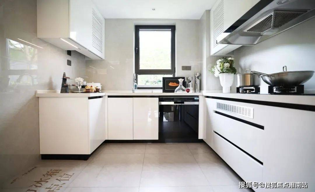 日立品牌的vrv中央空调和新风系统,以及史密斯或林内等同品牌的全屋