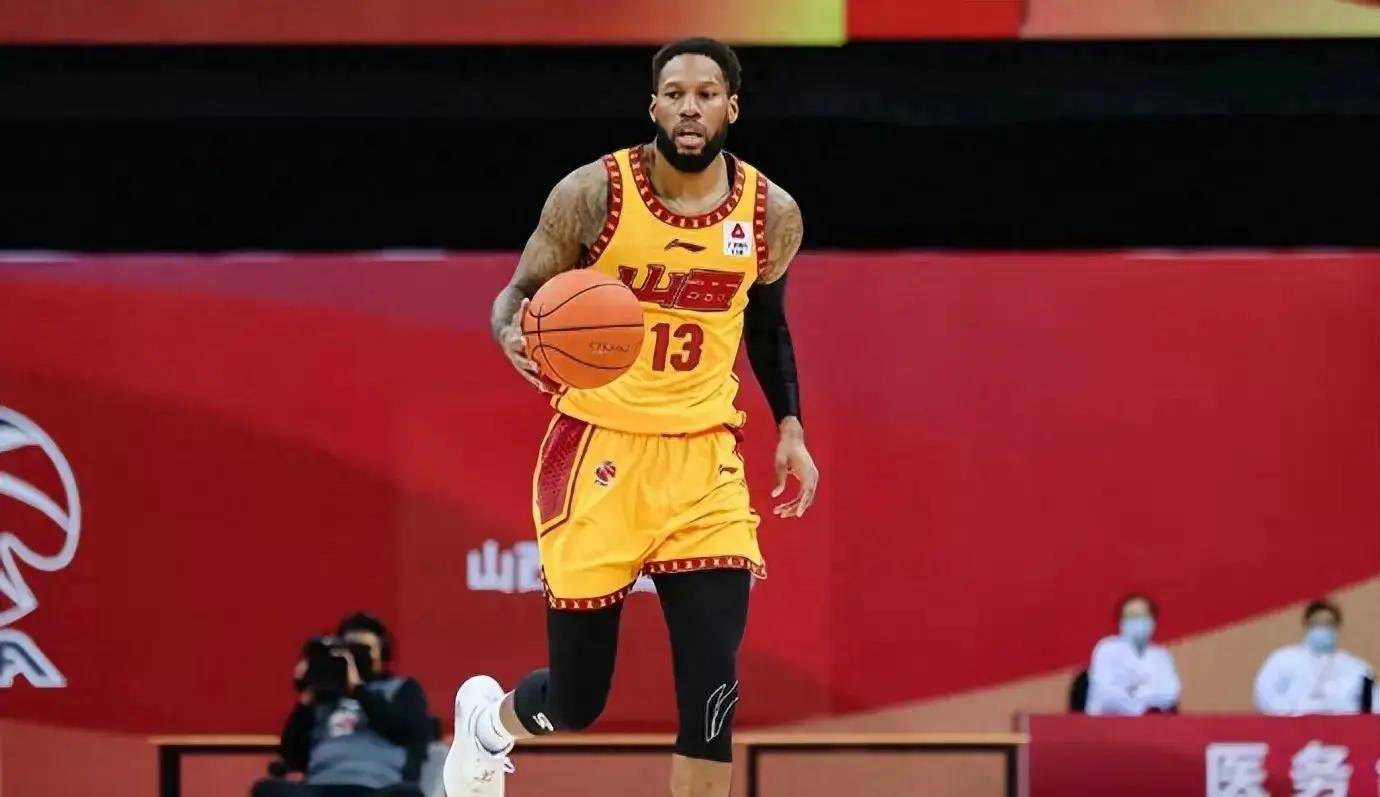 威姆斯32 6 5,广东男篮121:107三杀北控男篮