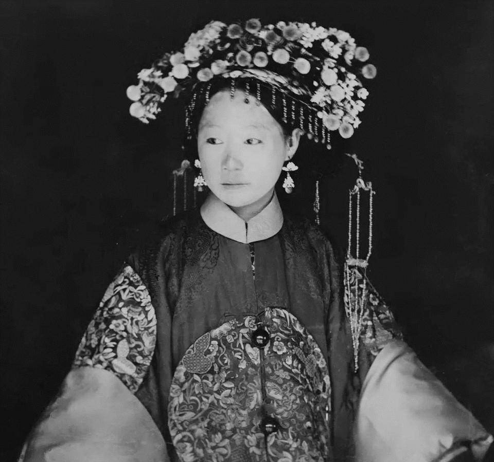 就这样,曾国藩改娶了欧阳福田之女,原来的媒人转眼成了自己的岳父大人