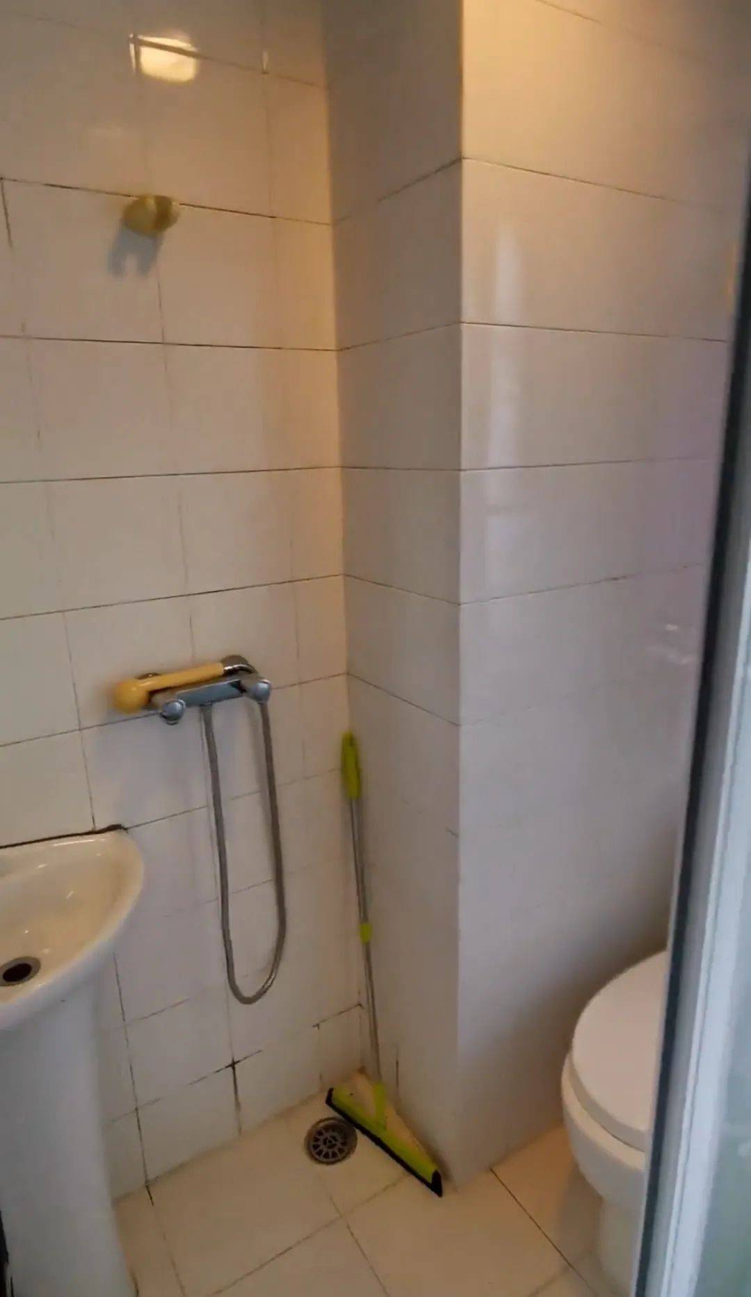 上海有钱人家女佣条件曝光月薪2万藏着太多羞于说出口的秘密