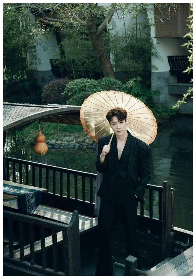 王鸥逼婚何九华张艺兴偷养嫂子杨幂恶意炒金价范丞丞被选手