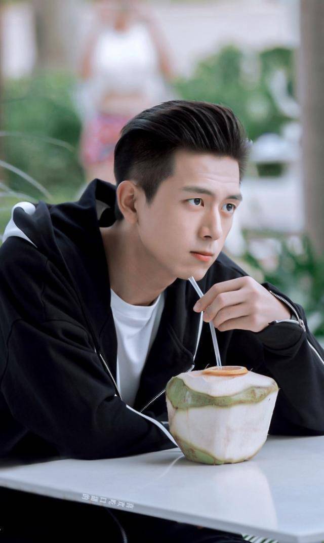 但只李现才能爆红,观众:只为他上头_韩商言_角色_样子