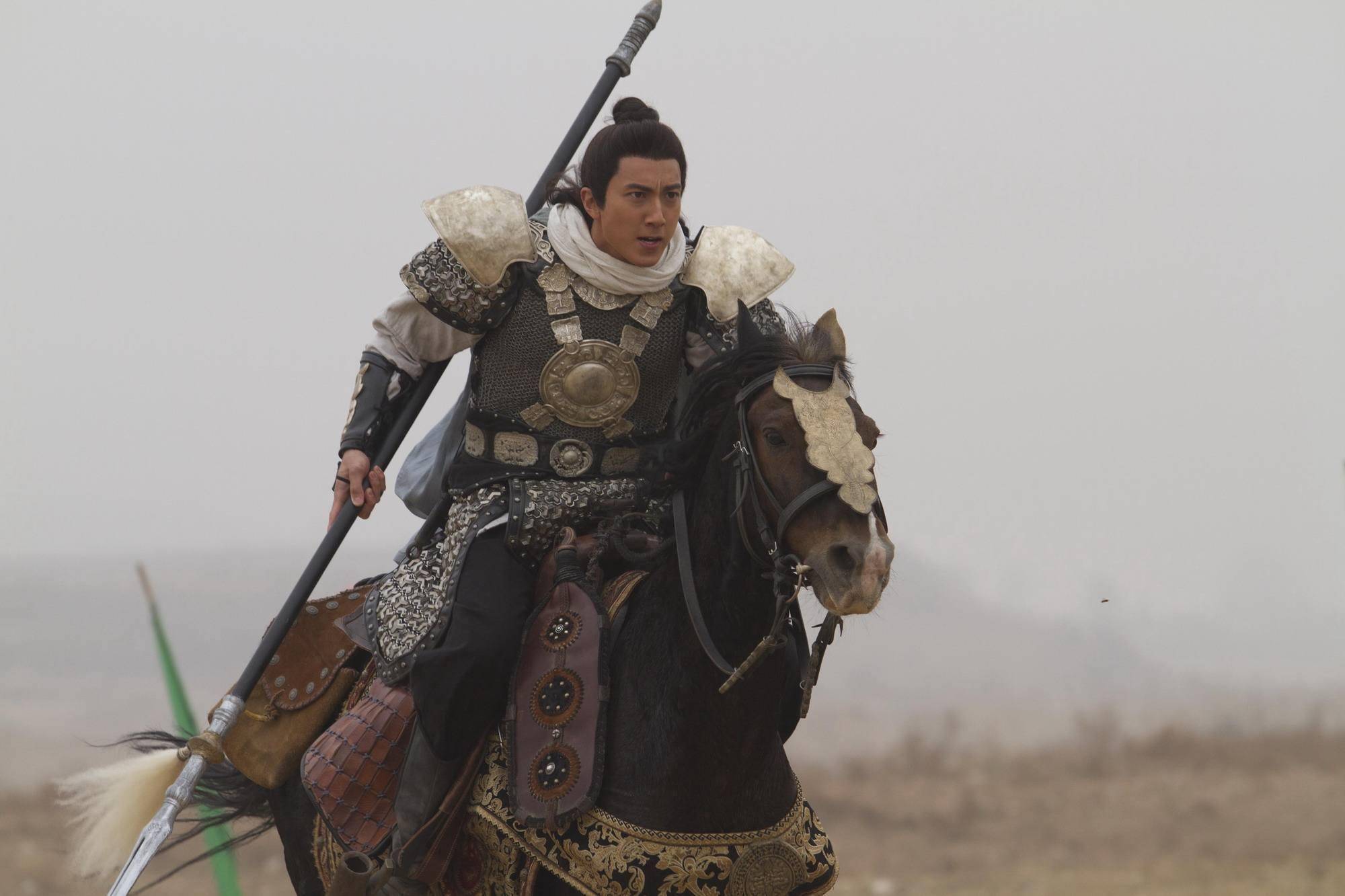 海陵镇遏使高霸及曲溪豪强刘金,盱眙豪强贾令威等人也率部前来投奔.