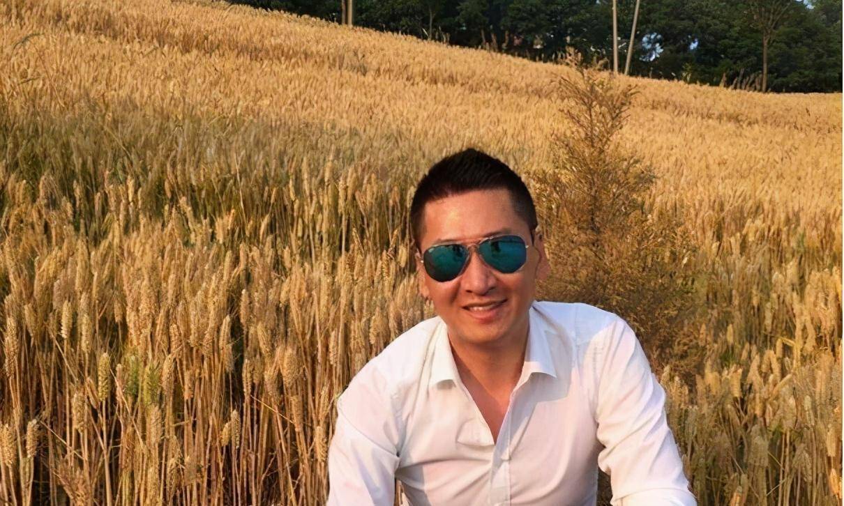 他曾因《还珠格格》爆火,后被卷入肇事逃逸风波,如今成农业户_周杰