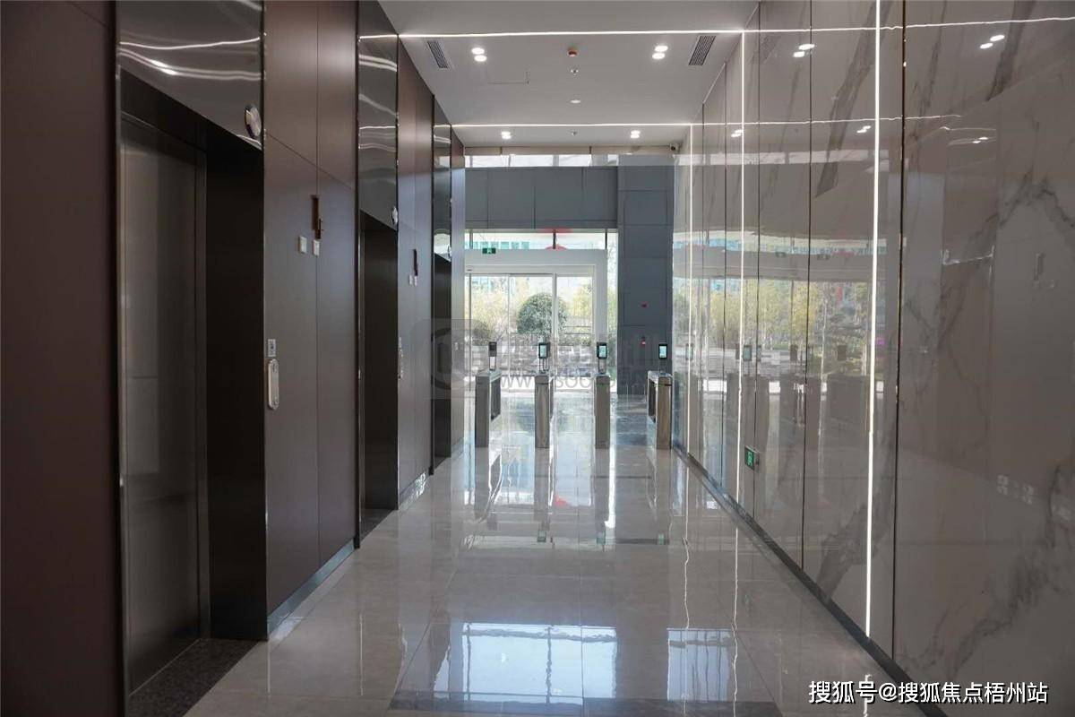 杭州交投科创中心位于杭州城西科创大走廊核心地带,地理位置优越,交通