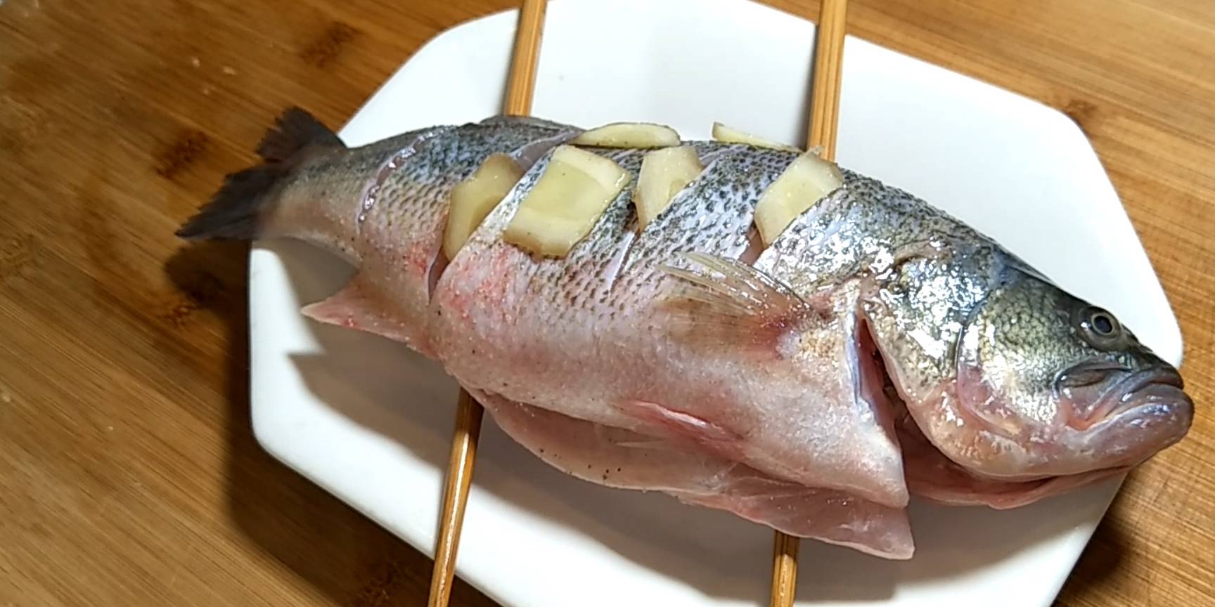 鲈鱼_汤汁_淡水鱼