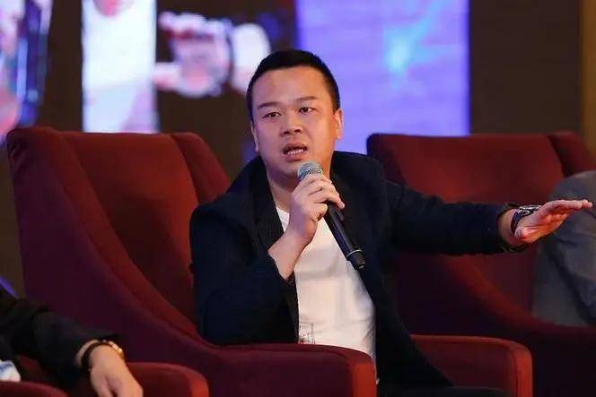 同时在公司内部成立了游族影业和"三体宇宙公司",认命许垚为公司ceo