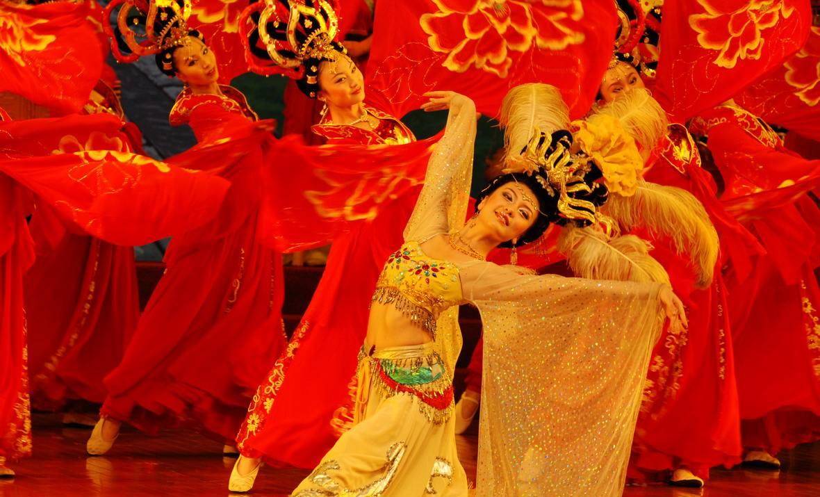 从宫廷娱乐到私家女乐,探析汉代女乐经济的"黄金时代"_歌舞_乐舞_政治