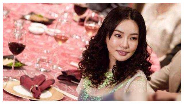 大二女生王晶拍三部片子 赚26亿 如今成最美晶女郎_童菲_姑娘_演技