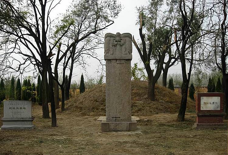 原创1966年河北纪晓岚墓出土墓室中有猫腻7个清朝女子枯坐其中