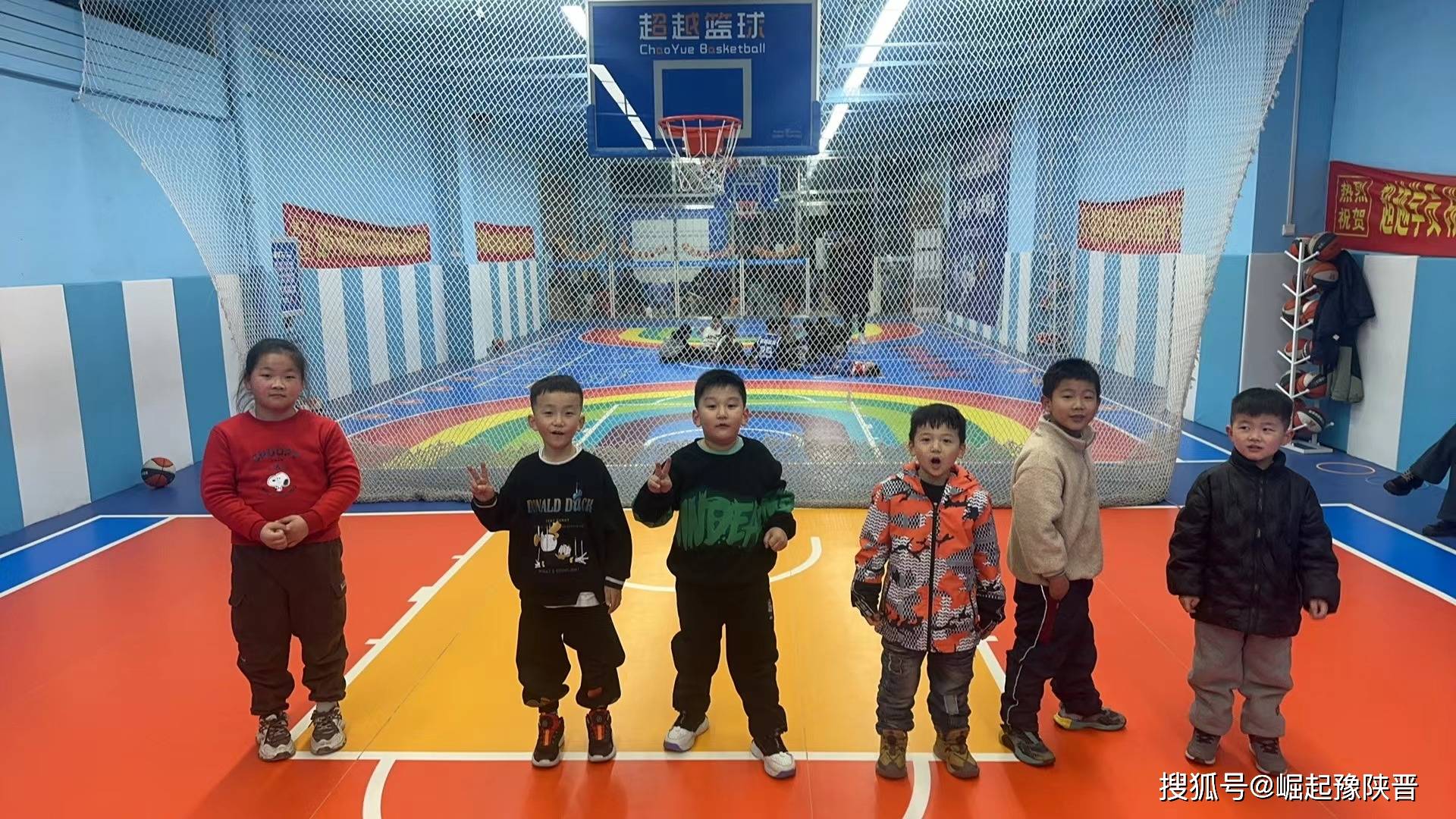 迎春花在春风里摇曳_幼儿_体育运动_蝴蝶