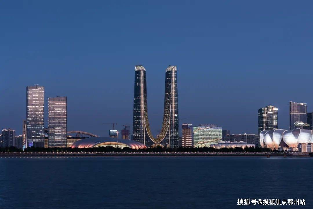 亚运给钱江世纪城带来了丰厚的资产,包括大小莲花碗,亚运村和亚运三馆