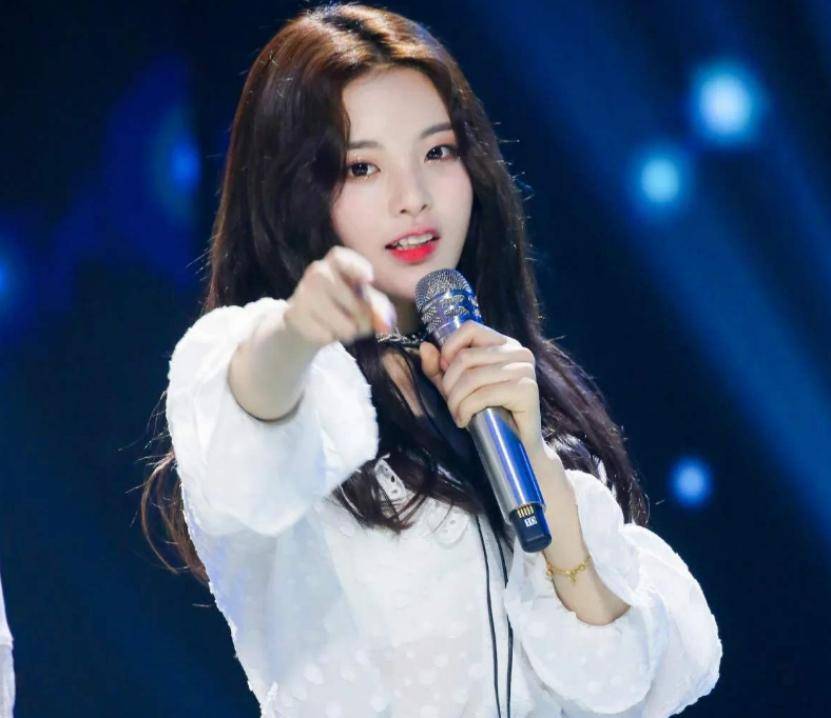 原创演技差被吐槽杨超越本人回应认为自己是个灰姑娘