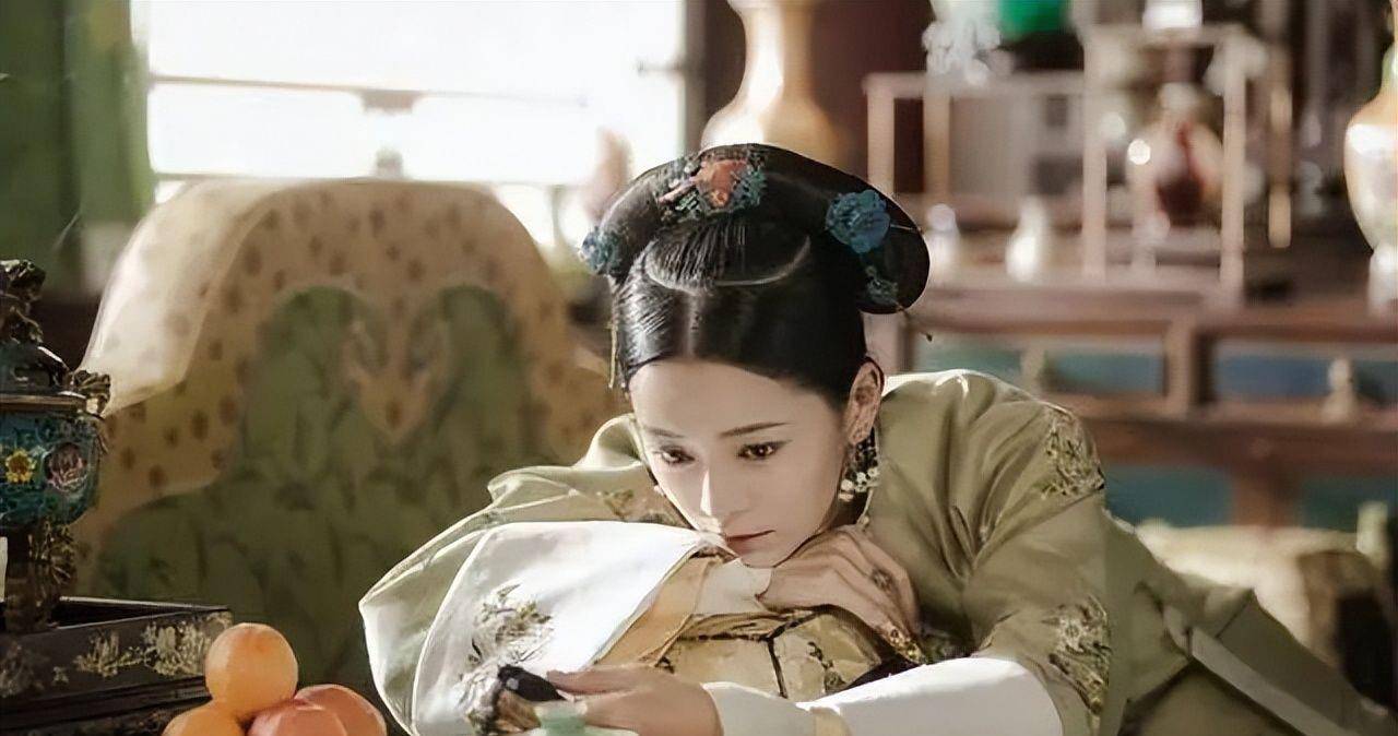 著加恩将侧福晋完颜氏追封恕妃,格格关氏追封简嫔,格格沈氏追封逊嫔