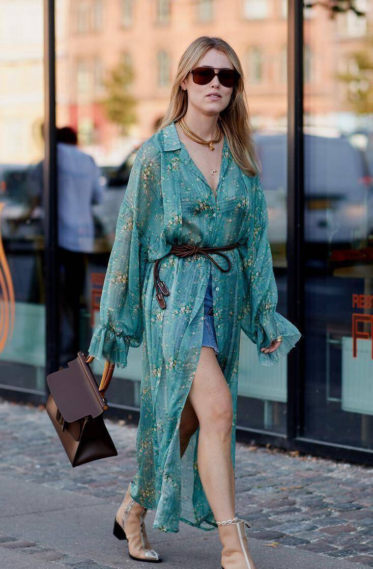 原创时尚博主又有新花样了贝壳首饰戴在身上带来浓浓的度假风