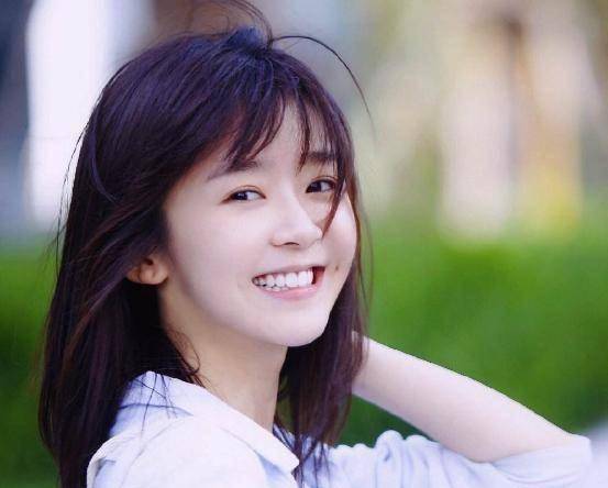 原创《我凭本事单身》开播,男女主甜度百分百,光看剧照就想追_邓超元