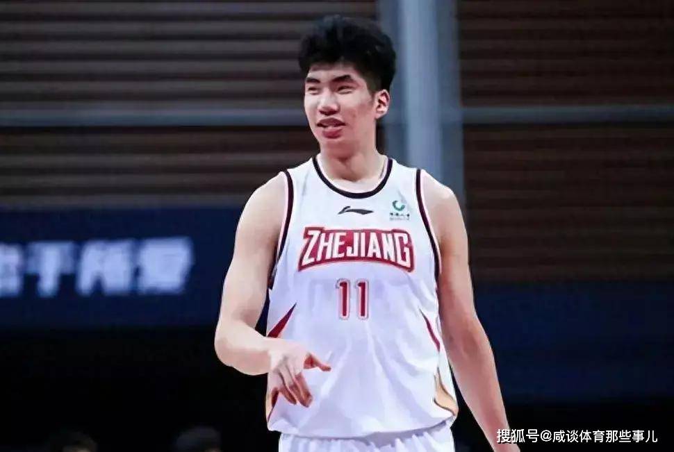 小将场均15 8,媒体人:眼光比老家伙强太多_嘉豪_篮球_儿子