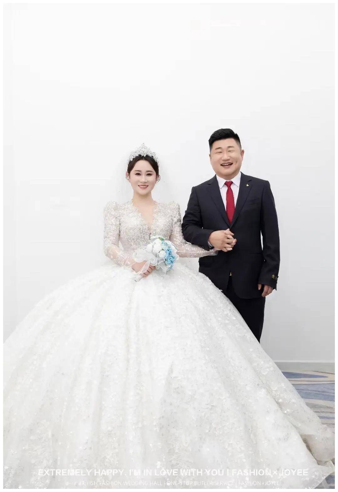 乡村爱情徐会计大婚大咖如云新娘疑怀孕现场拥抱继子