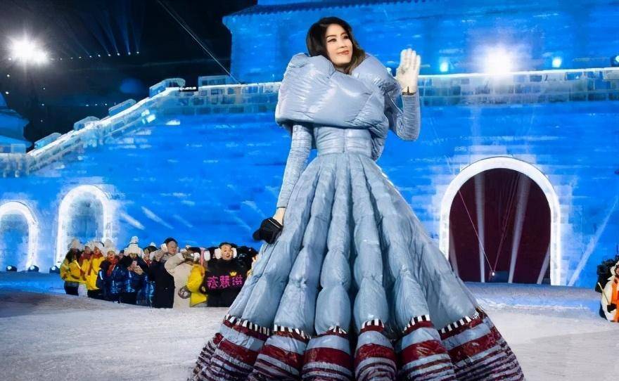 原创天后陈慧琳美得不像50岁花400万坐月子爱情更让人羡慕