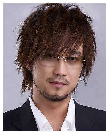 周传雄,音乐才华与深情旋律的完美融合,探索他的音乐世界