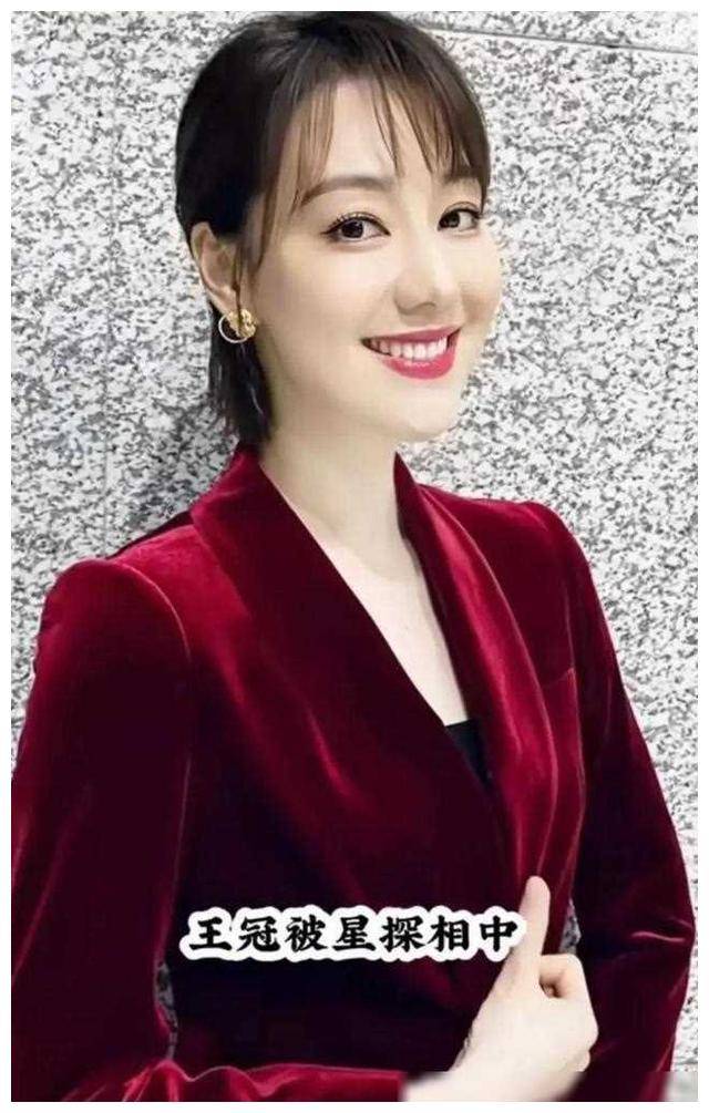 主持界新风向,王冠璀璨夺目,开启新纪元,主宰舞台风云.