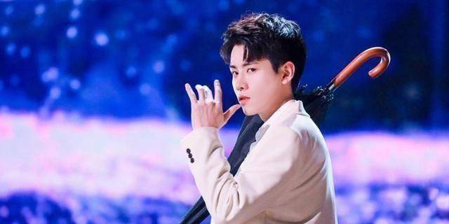 任豪在人气上是不如王一博,但是在古装剧的演技功底上也是不弱于王