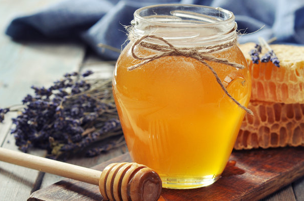 经常喝蜂蜜水能收获5个好处,但4种人最好不喝