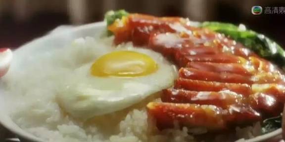 食神大赛最后,薛家燕对黯然销魂叉烧饭的评价堪称经典笑料.
