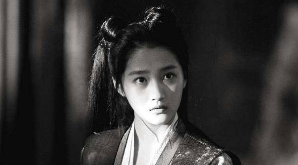 原创原创影受到夸奖的关晓彤和角色有点像带作品参加电影节很自豪