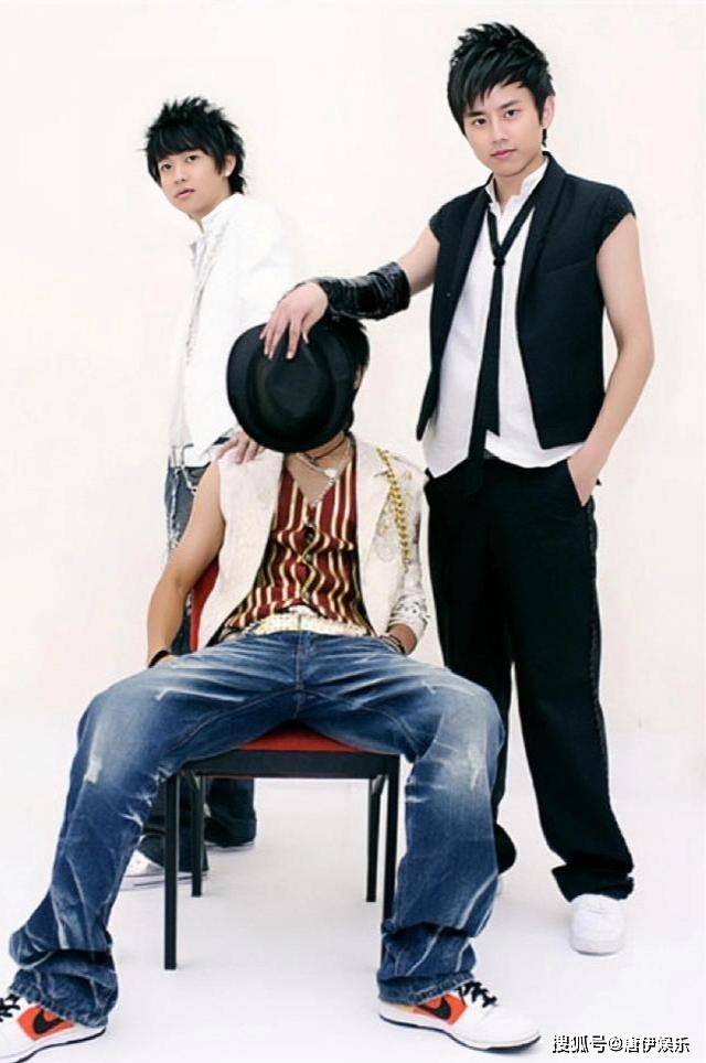 陈楚生苏醒魏晨张杰写真照片曝光青涩少年活力无限